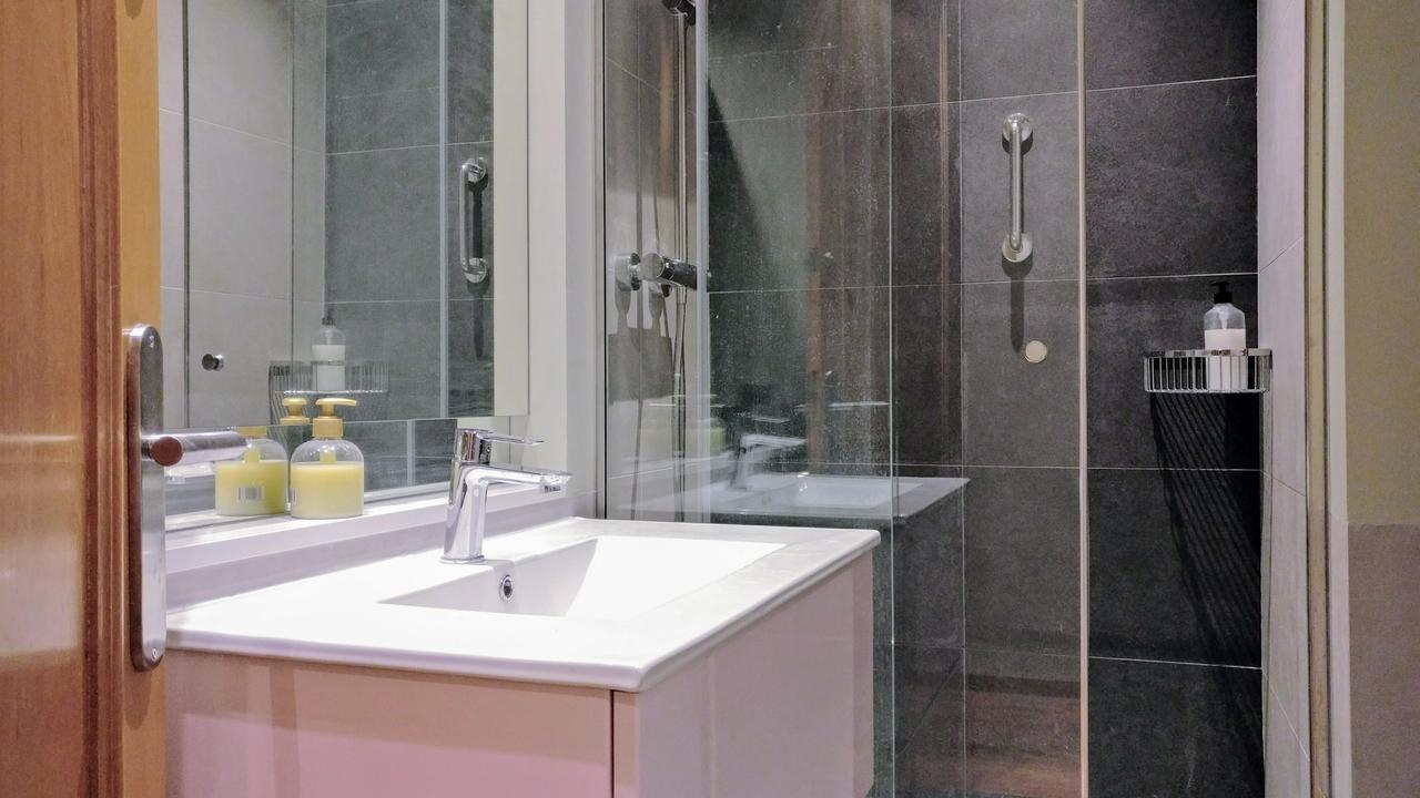 Bizflats Eixample Apartments Barcellona Esterno foto